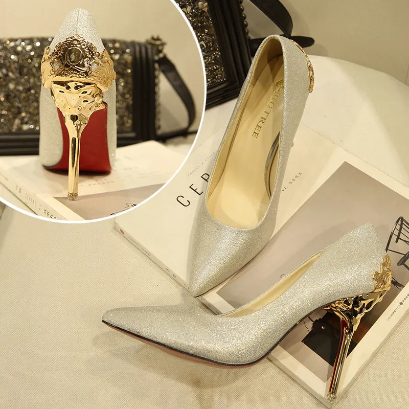Janet  Elegante Damenschuhe mit Metallverzierung