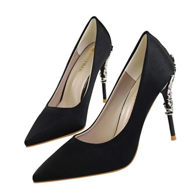Janet  Elegante Damenschuhe mit Metallverzierung