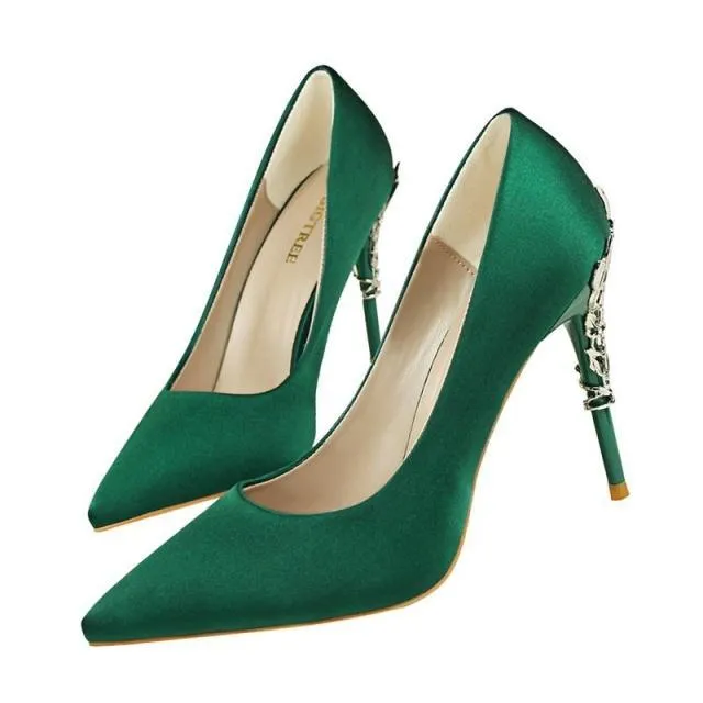 Janet  Elegante Damenschuhe mit Metallverzierung