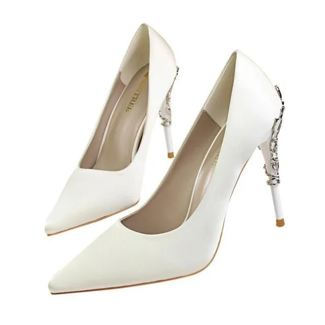 Janet  Elegante Damenschuhe mit Metallverzierung