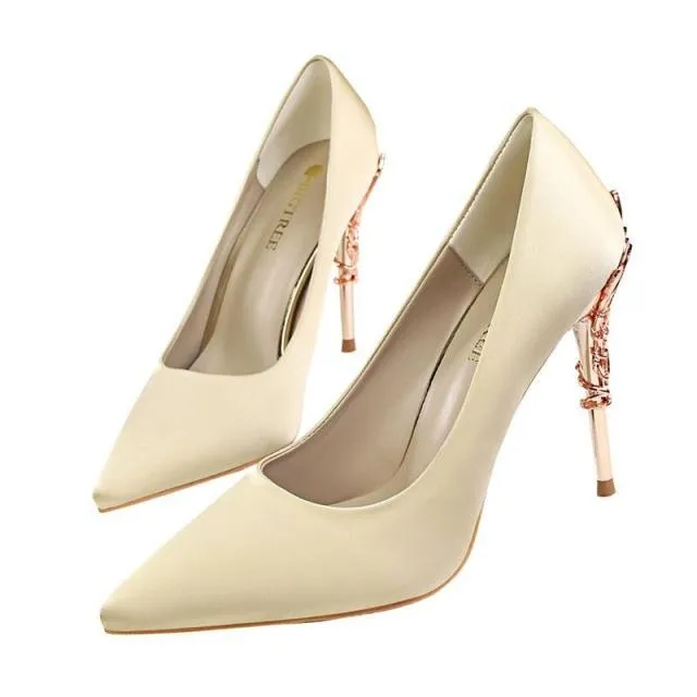 Janet  Elegante Damenschuhe mit Metallverzierung